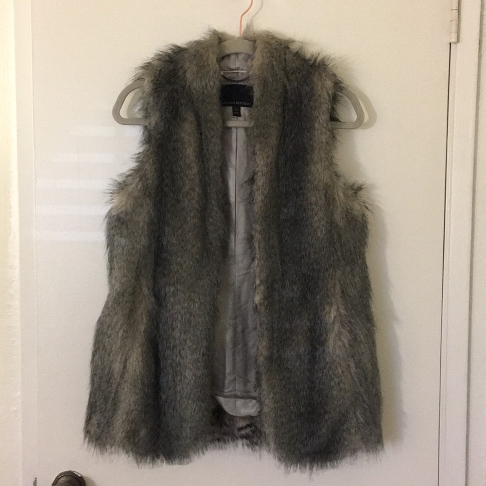 🤍NWOT Banana Republic Faux Fur Vest PETITE XS